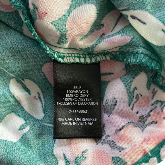 NWT Torrid  green floral blouse size 1x - Picture 7 of 10